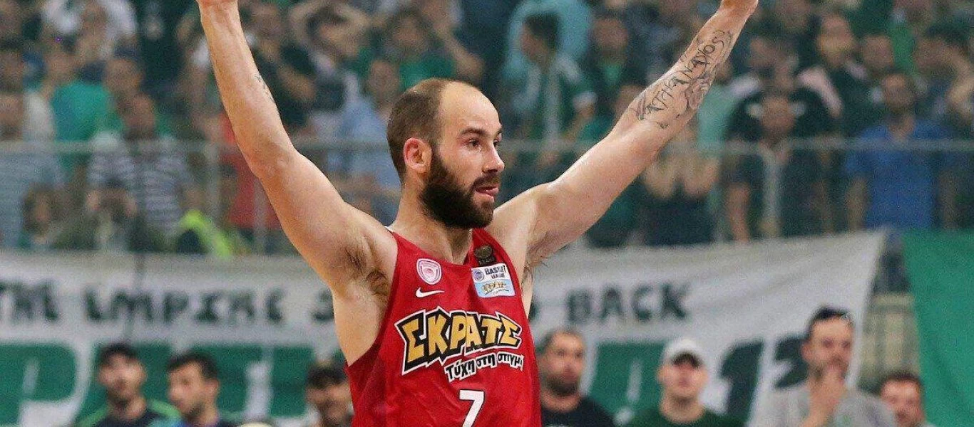 Ξέφρενο γλέντι για τον Β.Σπανούλη - Του άνοιγε σαμπάνιες ο Γ.Μπουρούσης! (βίντεο)